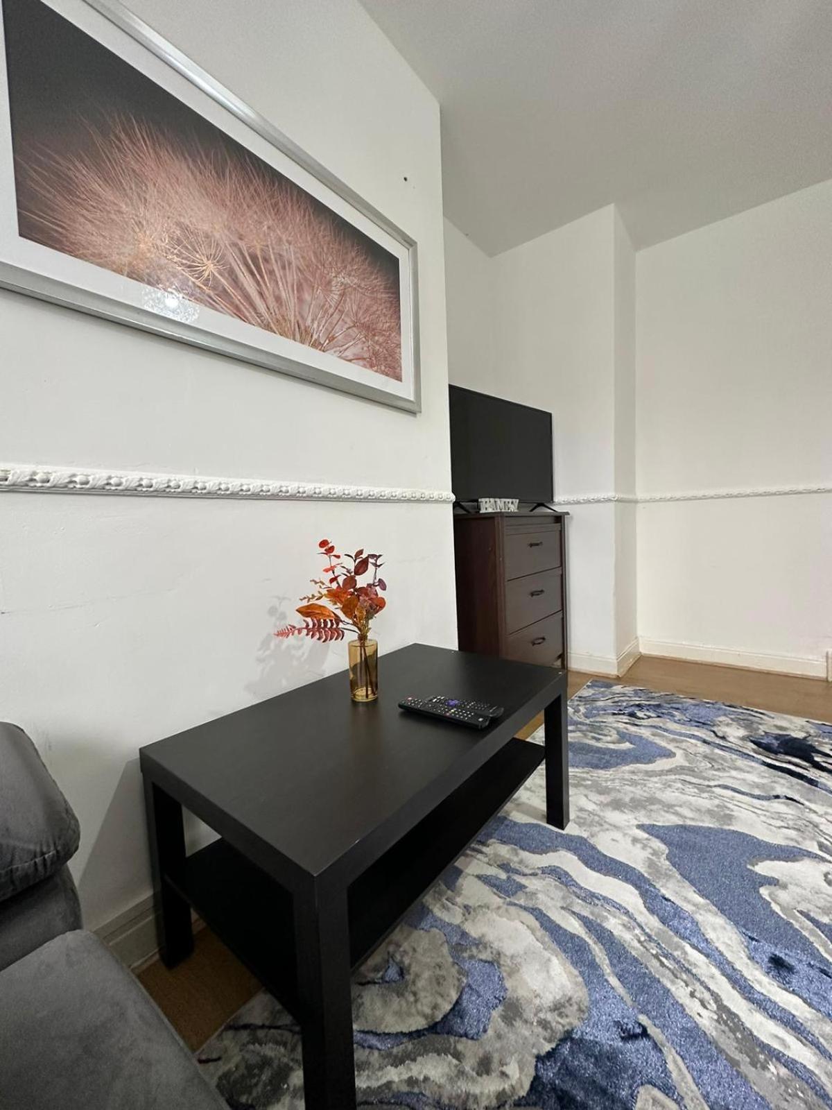 2 Bedroom Flat, 2 Minutes Walk To Bethnalgreen Station, Central London Eksteriør billede