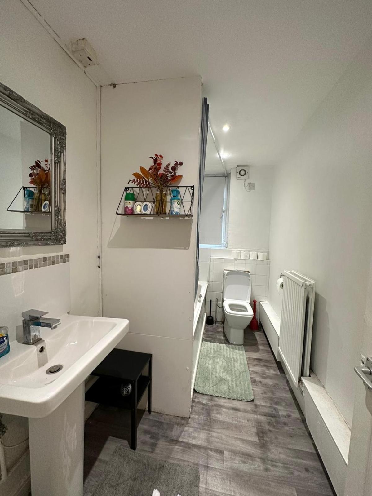 2 Bedroom Flat, 2 Minutes Walk To Bethnalgreen Station, Central London Eksteriør billede