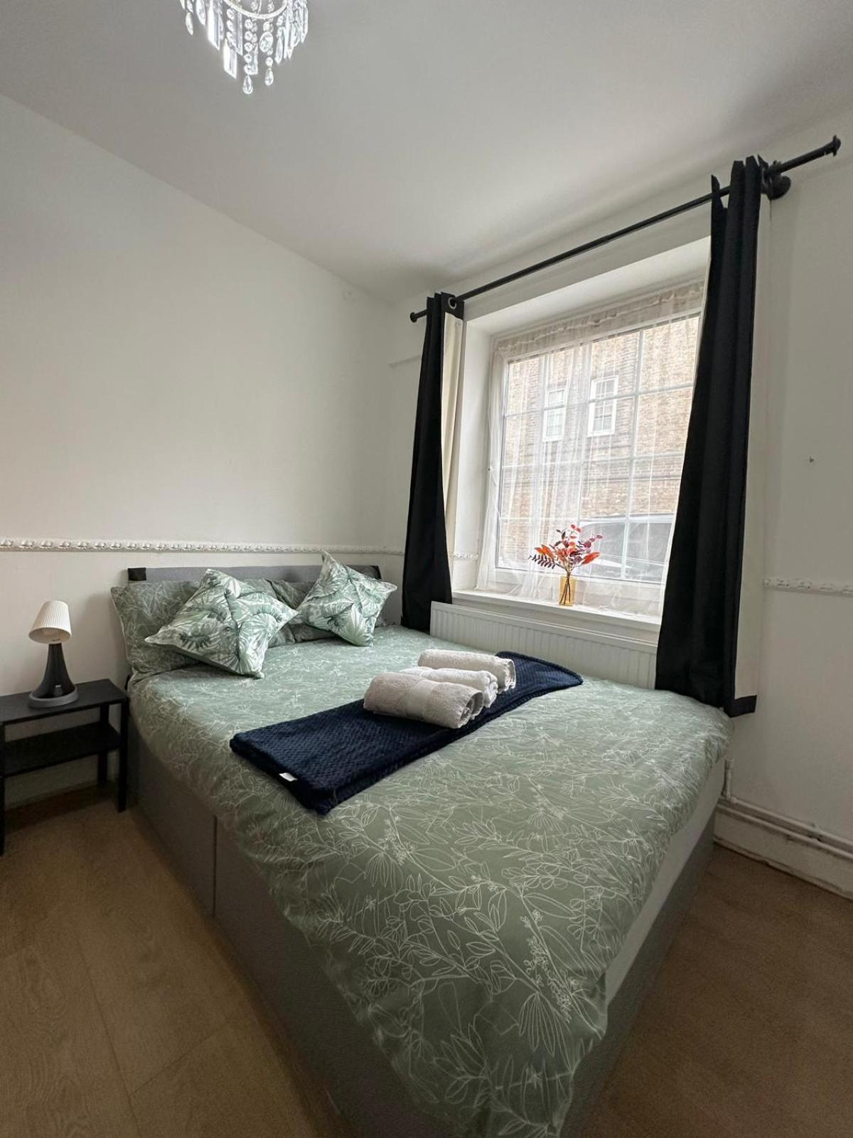 2 Bedroom Flat, 2 Minutes Walk To Bethnalgreen Station, Central London Eksteriør billede