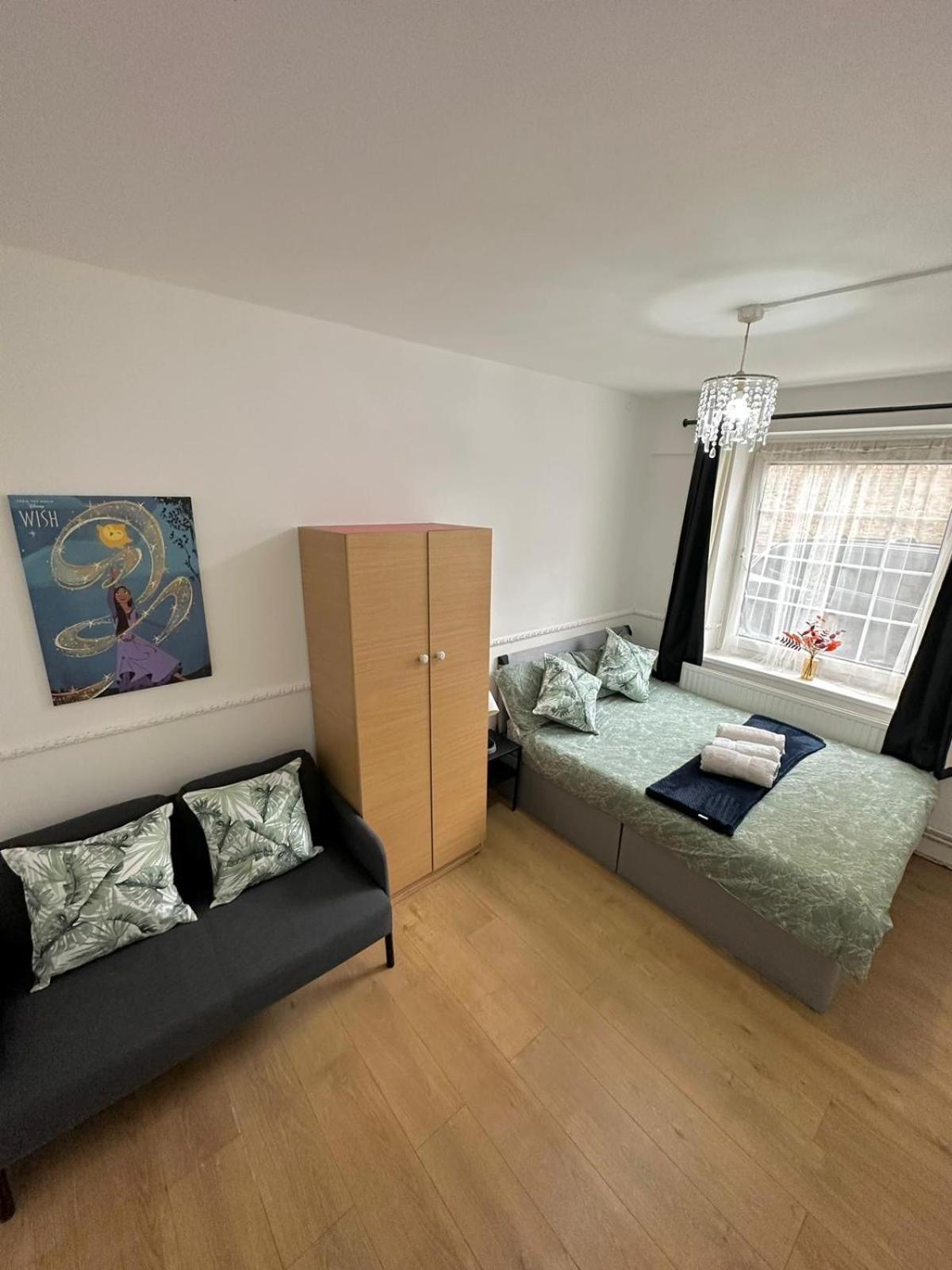 2 Bedroom Flat, 2 Minutes Walk To Bethnalgreen Station, Central London Eksteriør billede