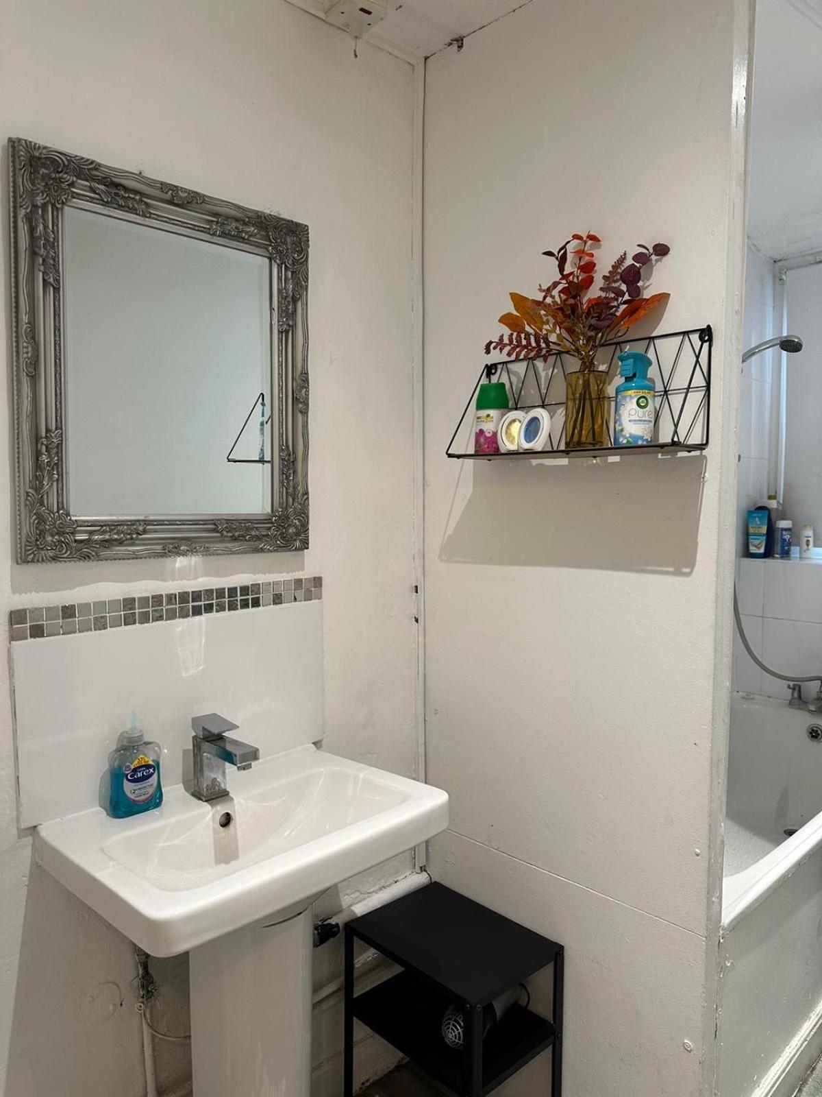 2 Bedroom Flat, 2 Minutes Walk To Bethnalgreen Station, Central London Eksteriør billede